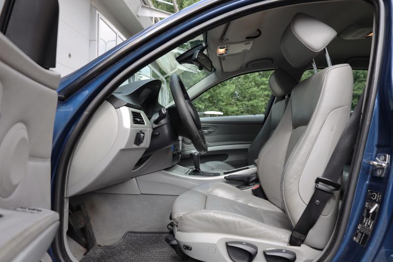 BMW - 330 - pic11