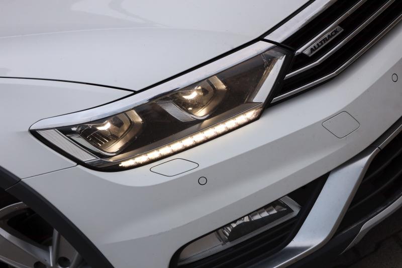 Volkswagen - Passat Alltrack - pic5