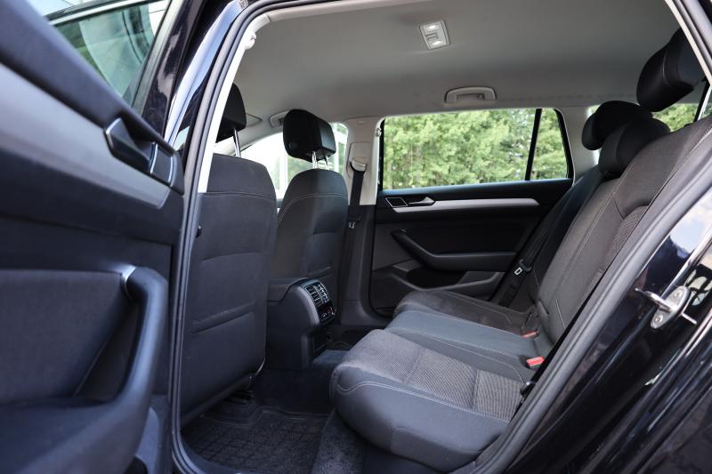 Volkswagen - Passat - pic10