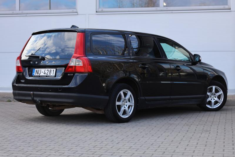 Volvo - V70 - pic5