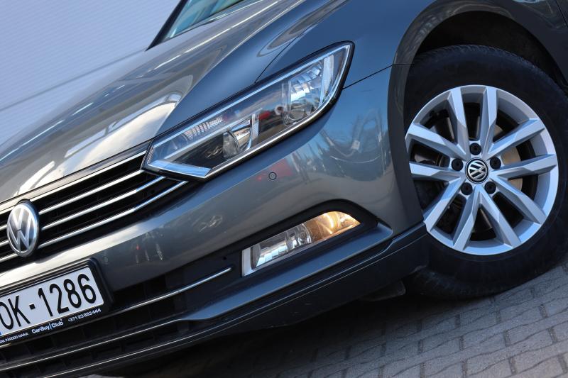 Volkswagen - Passat - pic2