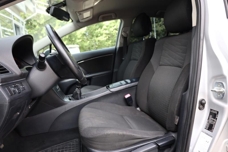 Toyota - Avensis - pic7