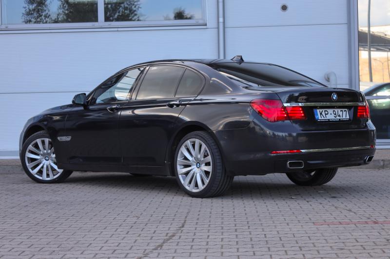 BMW - 740 - pic4