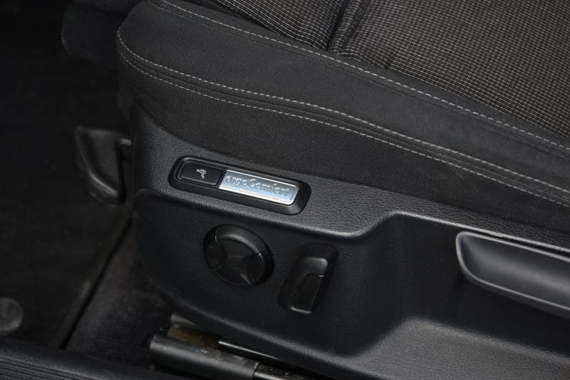 Volkswagen - Passat - pic11