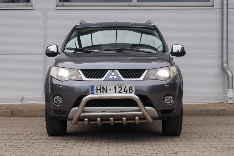 Mitsubishi - Outlander - pic2
