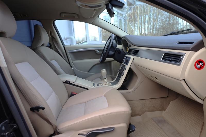 Volvo - V70 - pic10