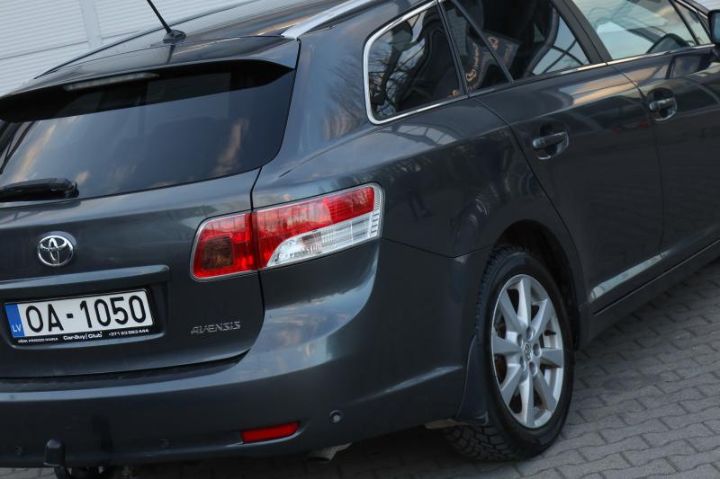 Toyota - Avensis - pic8