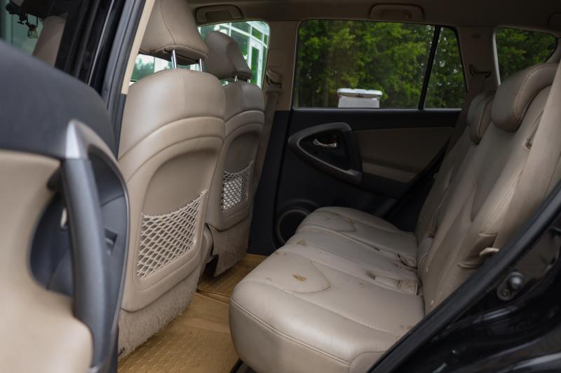 Toyota - RAV4 - pic12