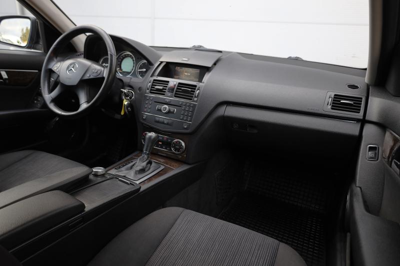 Mercedes-Benz - C220 - pic10