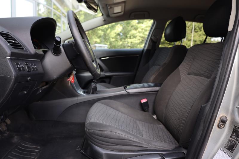 Toyota - Avensis - pic7