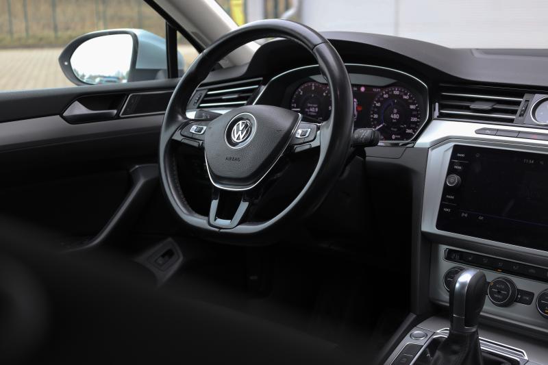 Volkswagen - Passat - pic17