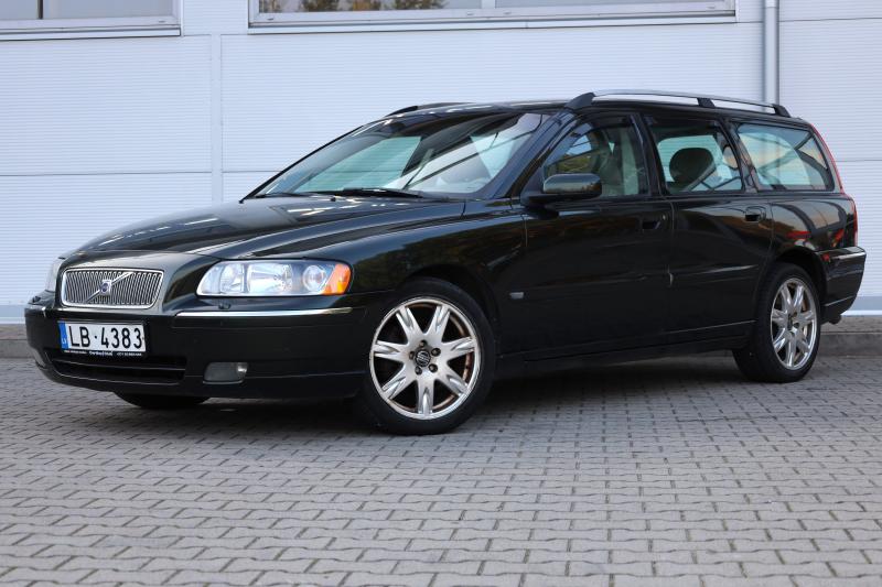 Volvo - V70 - pic1