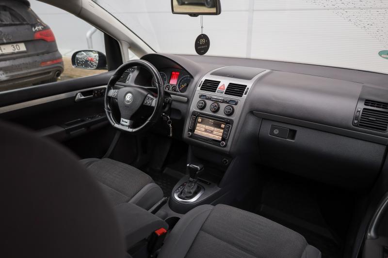 Volkswagen - Touran - pic16