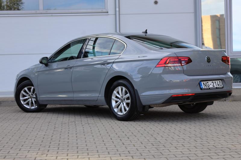 Volkswagen - Passat - pic4