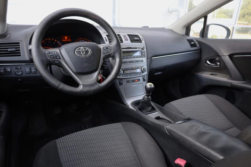 Toyota - Avensis - pic6