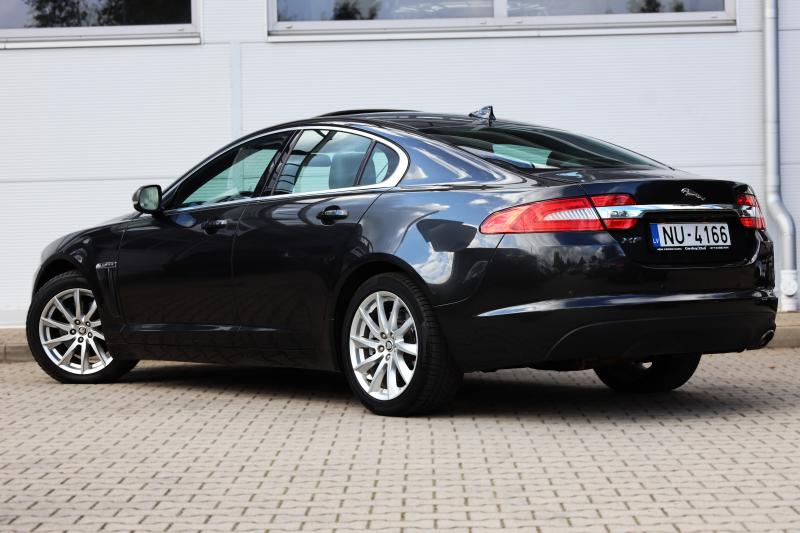 Jaguar - XF - pic3
