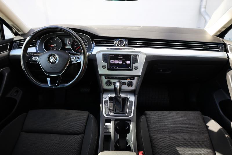 Volkswagen - Passat - pic5