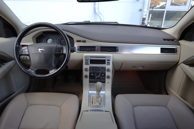 Volvo - V70 - pic6