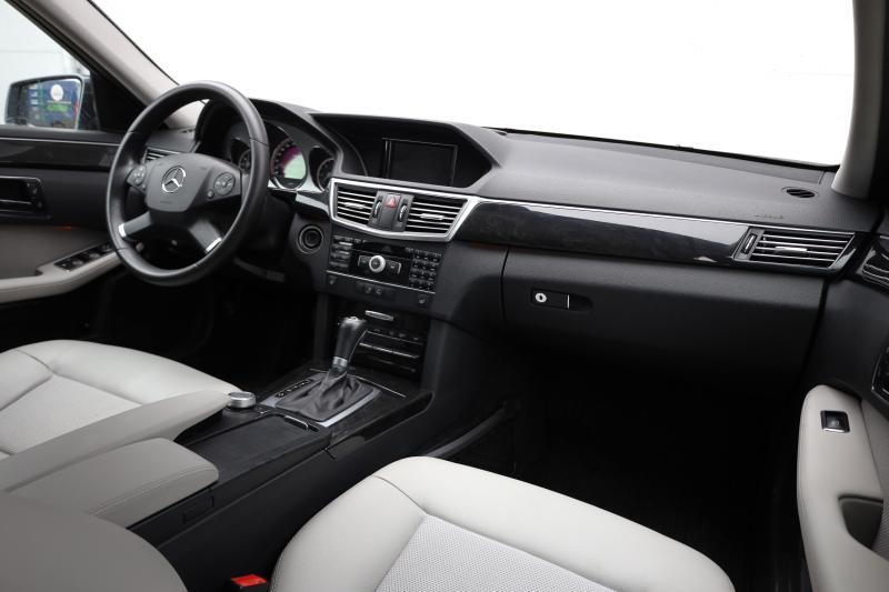 Mercedes-Benz - E200 - pic10