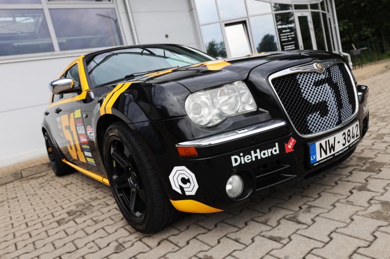 Chrysler - 300C - pic5