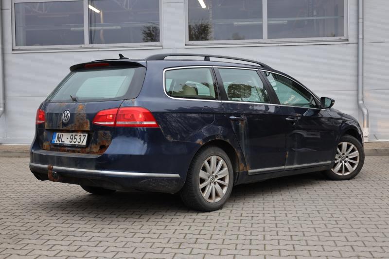 Volkswagen - Passat - pic6