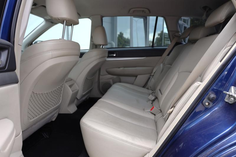 Subaru - Legacy - pic10