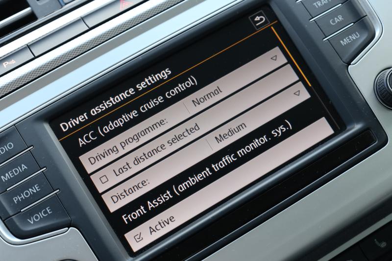 Volkswagen - Passat - pic22