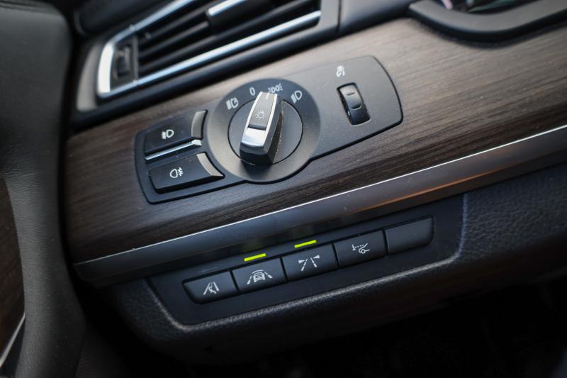 BMW - 740 - pic10