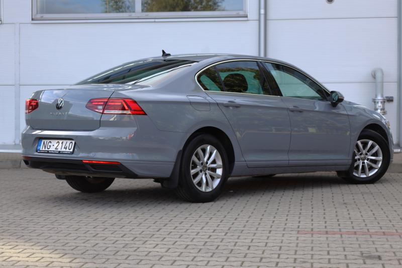 Volkswagen - Passat - pic7
