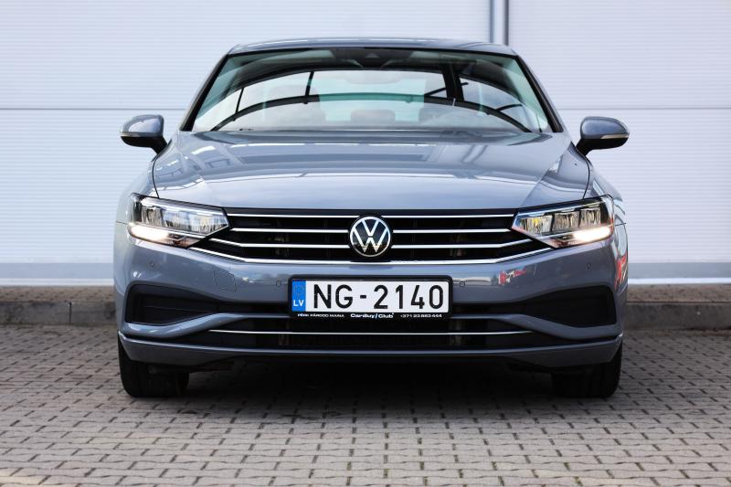 Volkswagen - Passat - pic2