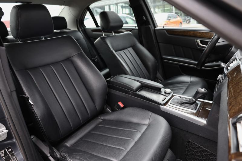 Mercedes-Benz - E200 - pic13