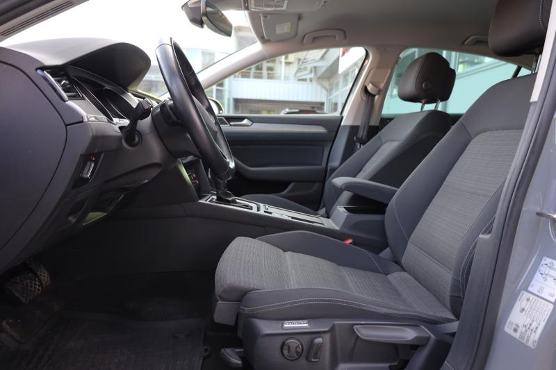 Volkswagen - Passat - pic11