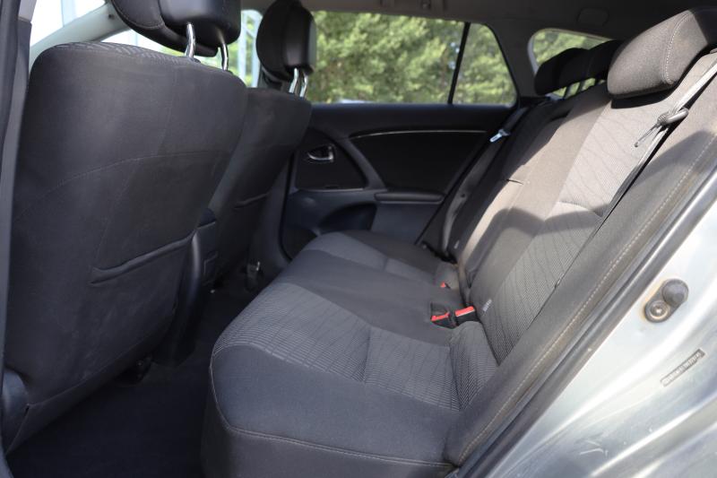 Toyota - Avensis - pic11