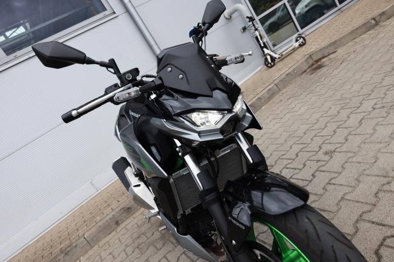 Kawasaki - Z - pic6