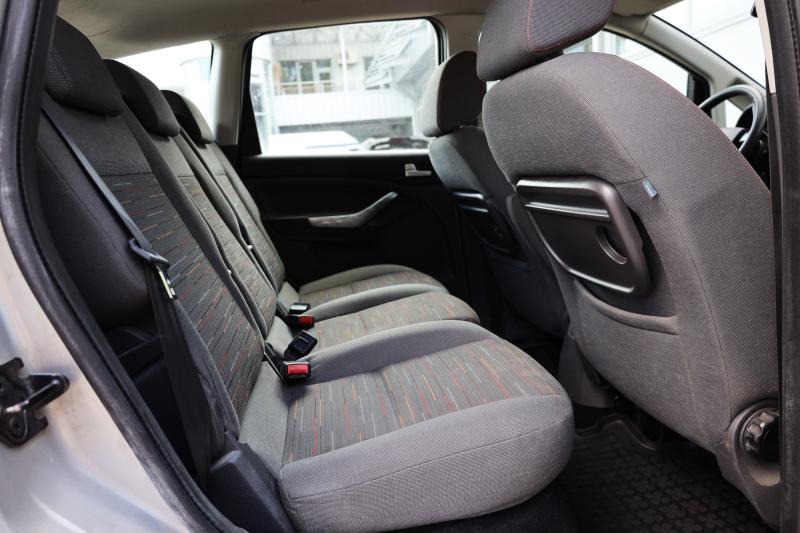 Ford - C-MAX - pic12