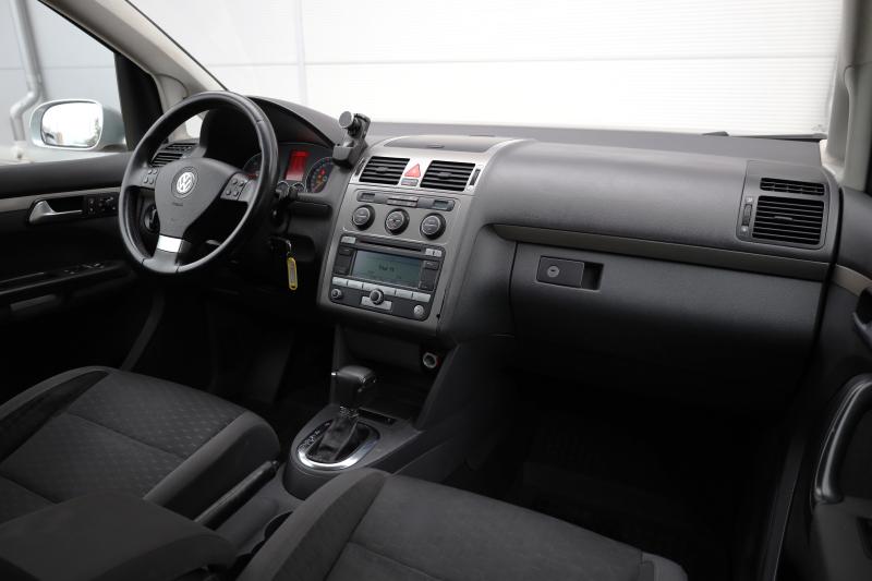 Volkswagen - Touran - pic11