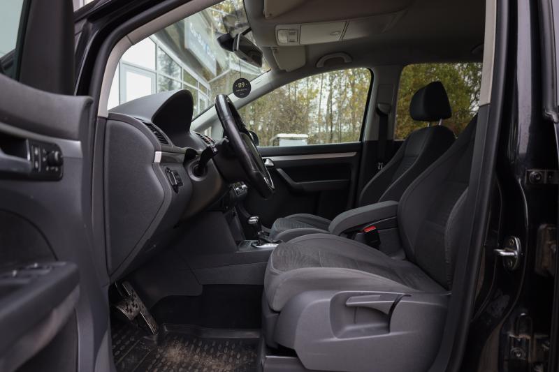 Volkswagen - Touran - pic9