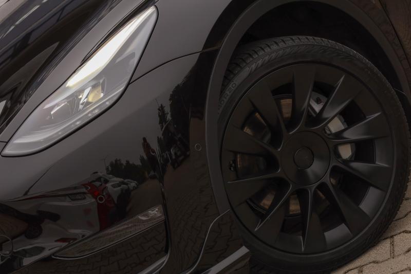 Tesla - Model Y - pic2