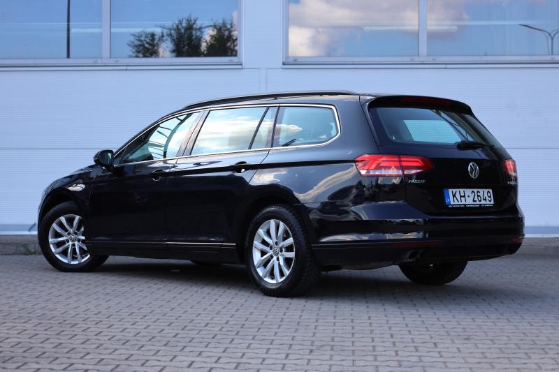 Volkswagen - Passat - pic2