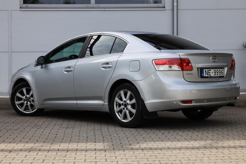 Toyota - Avensis - pic3