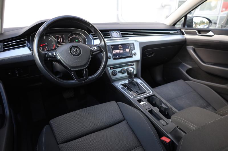 Volkswagen - Passat - pic6