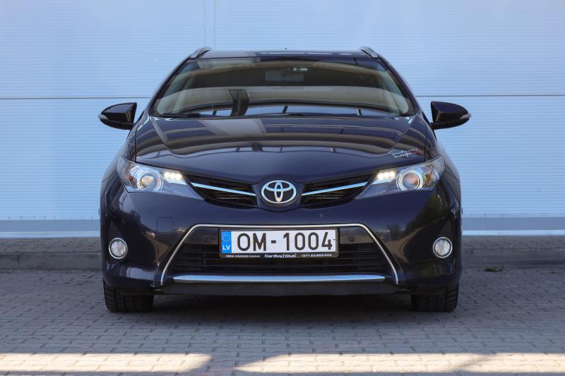 Toyota - Auris - pic2