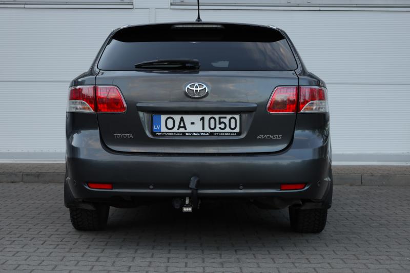 Toyota - Avensis - pic6