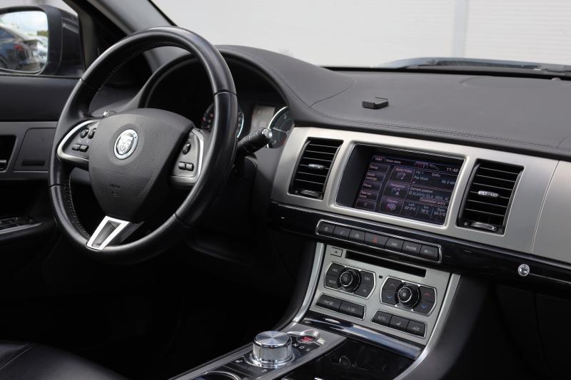 Jaguar - XF - pic11