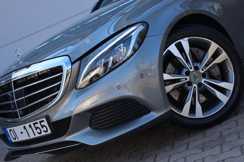 Mercedes-Benz - C350 - pic2