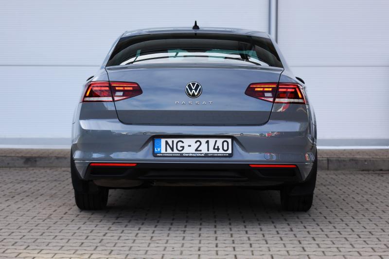 Volkswagen - Passat - pic6