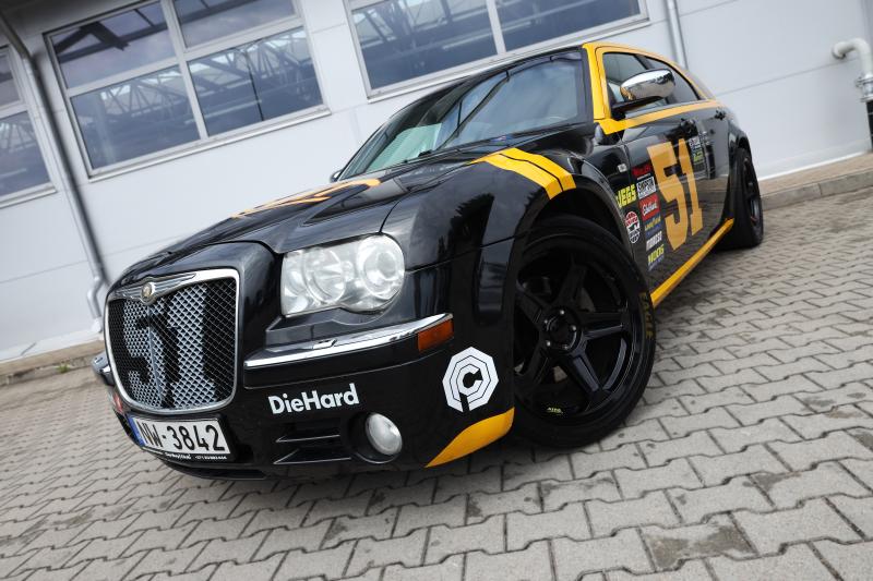 Chrysler - 300C - pic2