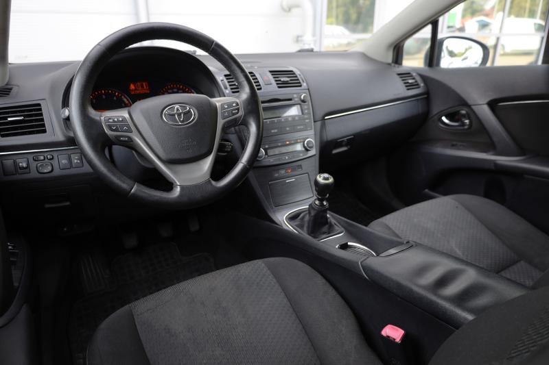 Toyota - Avensis - pic6