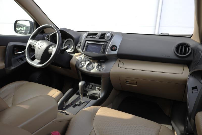 Toyota - RAV4 - pic9