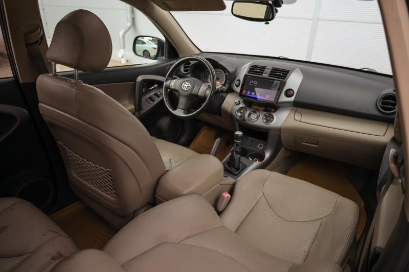 Toyota - RAV4 - pic7